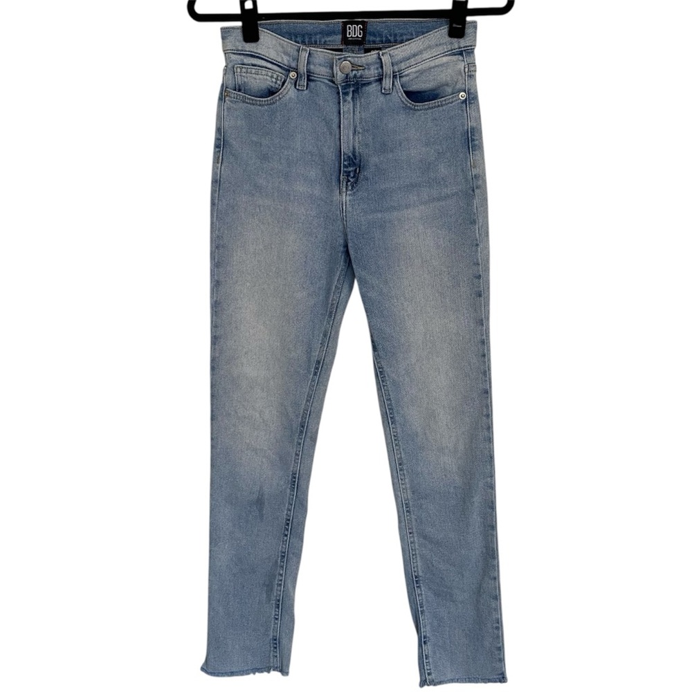 BDG Urban Outfitters Girlfriend Jeans 26 High Rise Light Wash Blue Denim Raw Hem